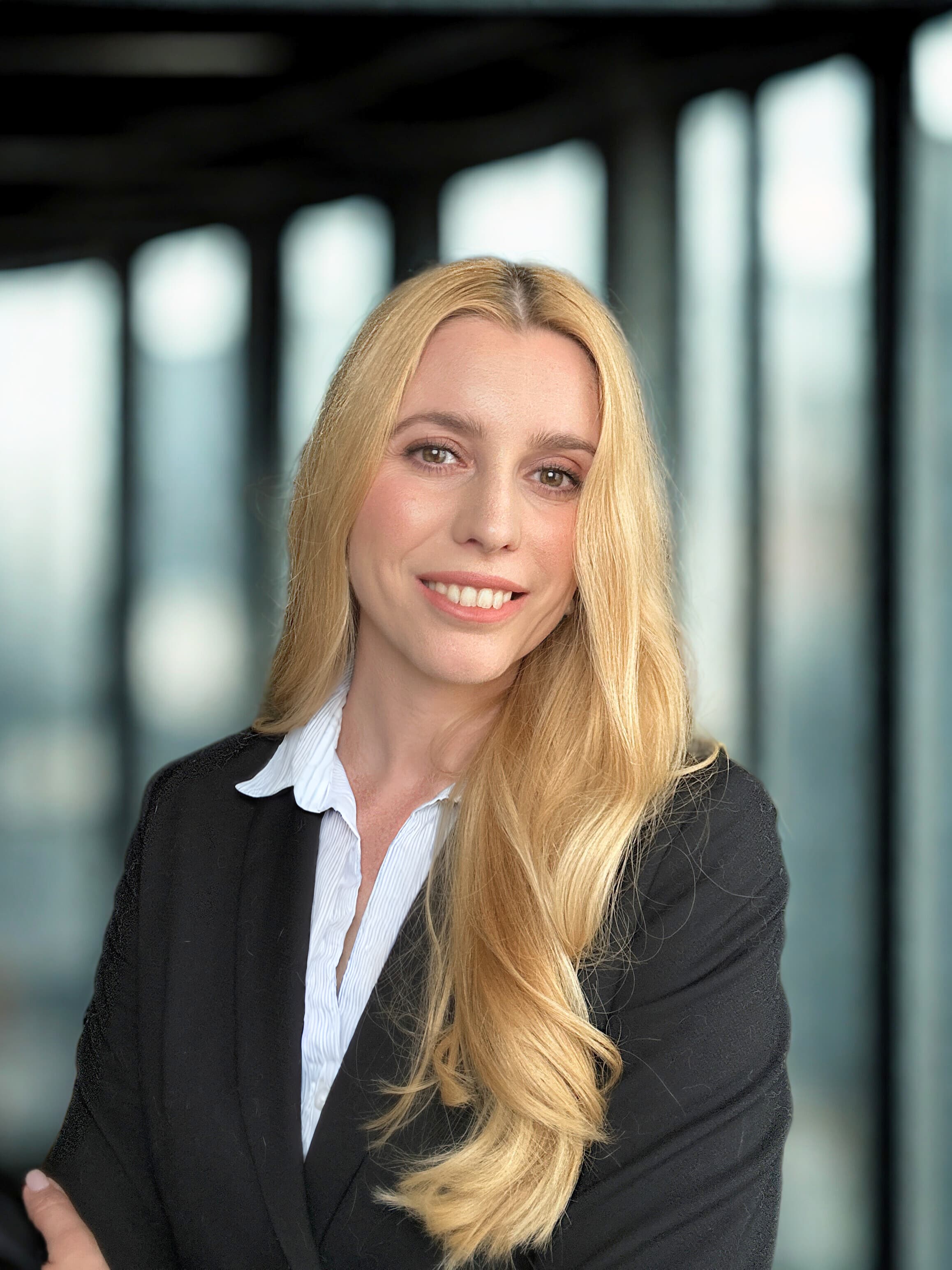Denitsa Stachowski — Finance & Analytics Professional
